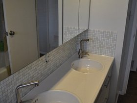 GuestBath_2864.jpg